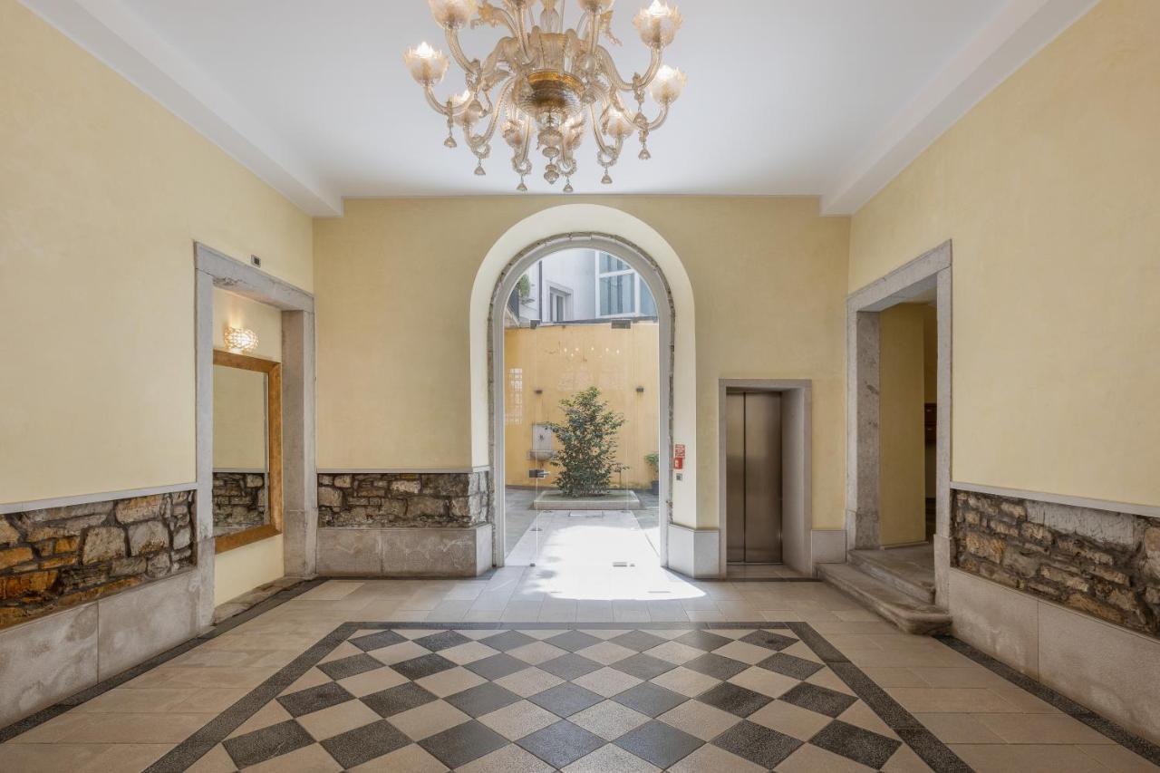 Suite Saba, Stile E Parcheggio In Centro A ตรีเอสเต ภายนอก รูปภาพ
