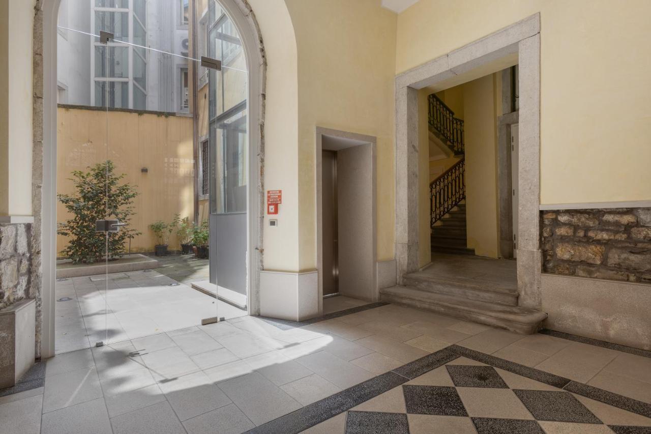 Suite Saba, Stile E Parcheggio In Centro A ตรีเอสเต ภายนอก รูปภาพ