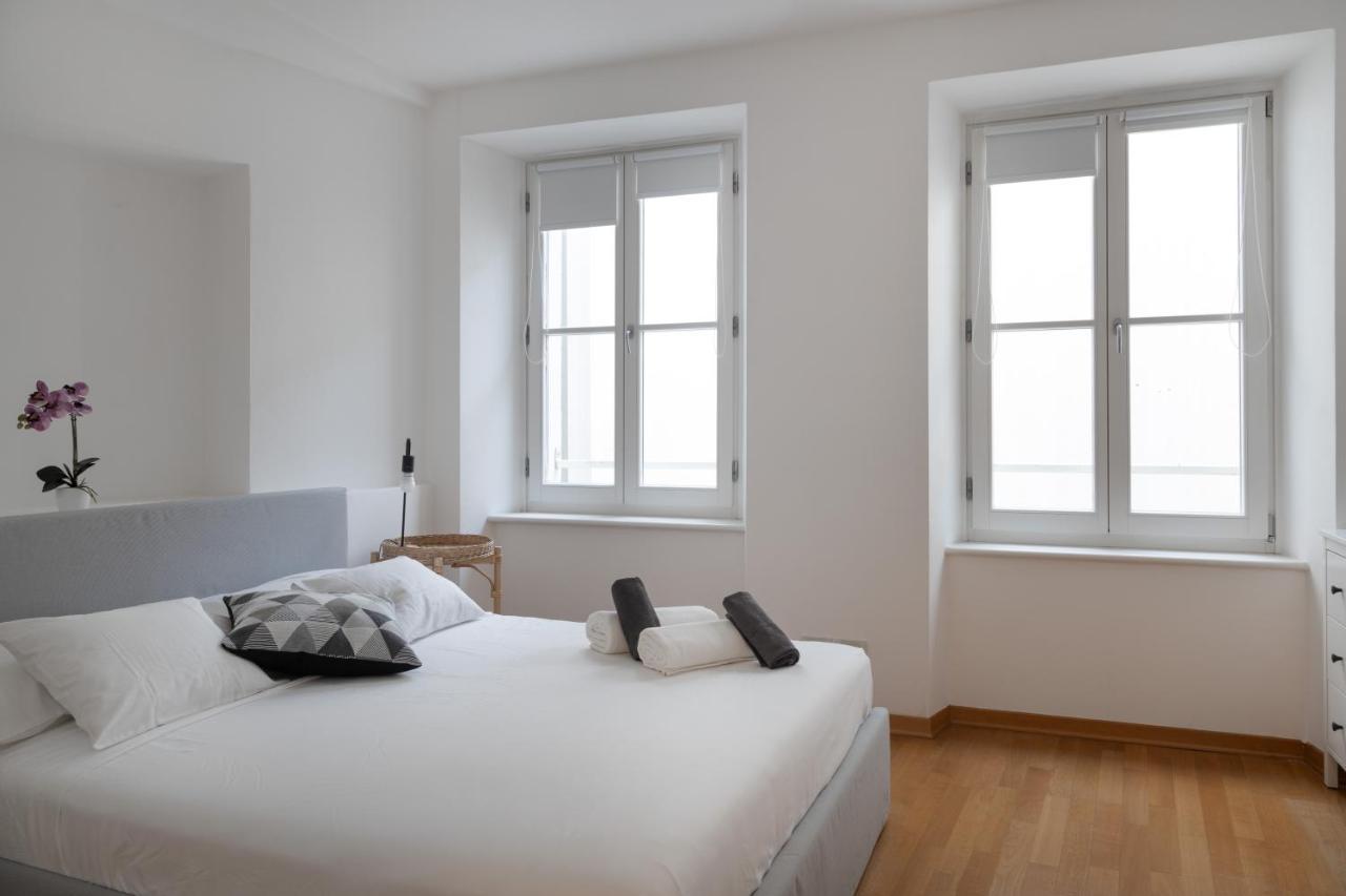 Suite Saba, Stile E Parcheggio In Centro A ตรีเอสเต ภายนอก รูปภาพ