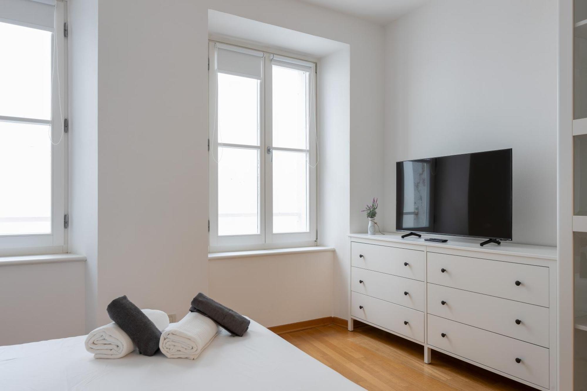 Suite Saba, Stile E Parcheggio In Centro A ตรีเอสเต ภายนอก รูปภาพ